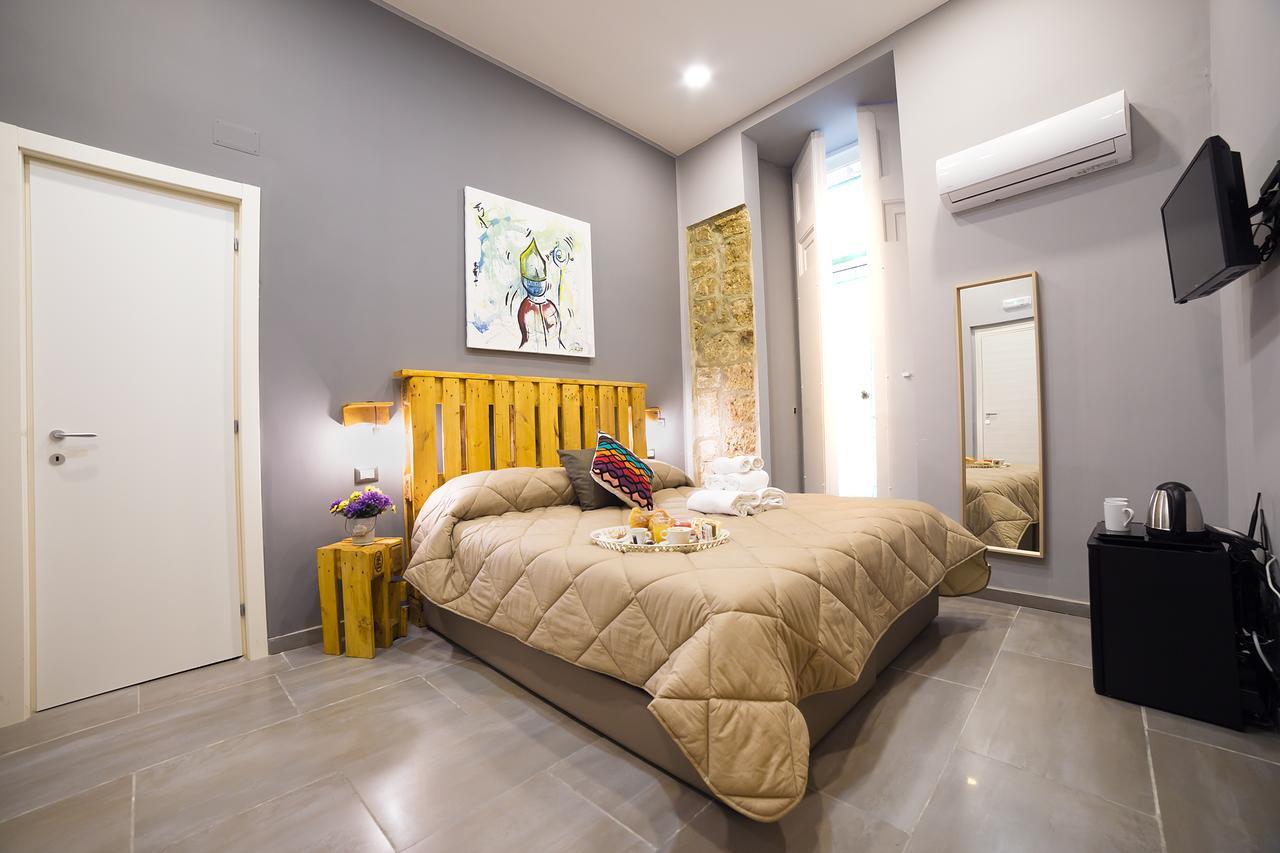 Le 4 Stagioni Dante's H Centro, By Clapa Group 2* Neapel